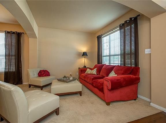 3rd image of 9237 Niles Ct