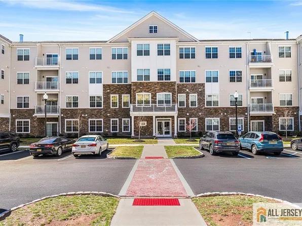 547 Lorhan Dr, Piscataway, NJ 08854