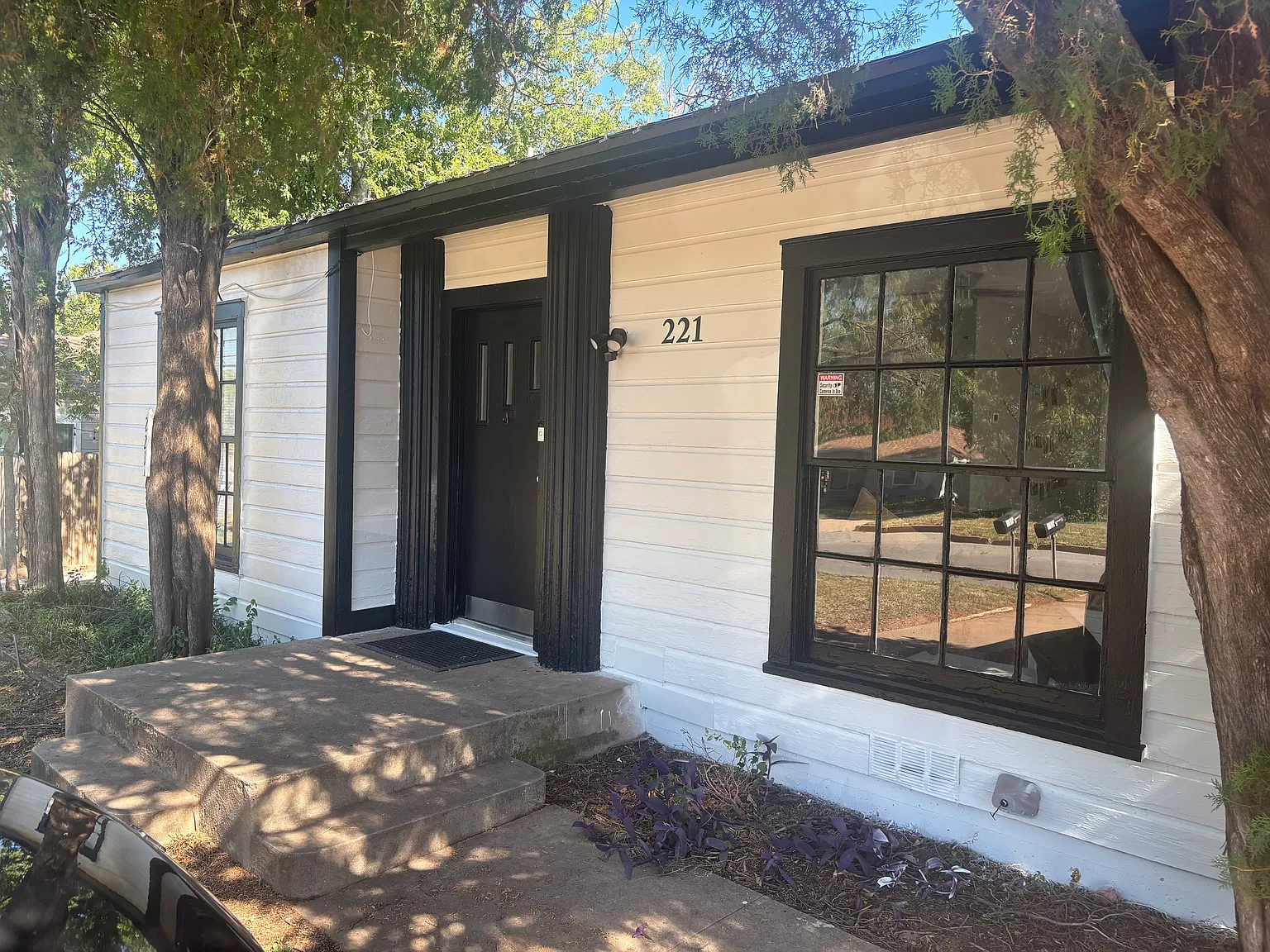 3 bed, 1590 sqft, $1,920 — Photo 1