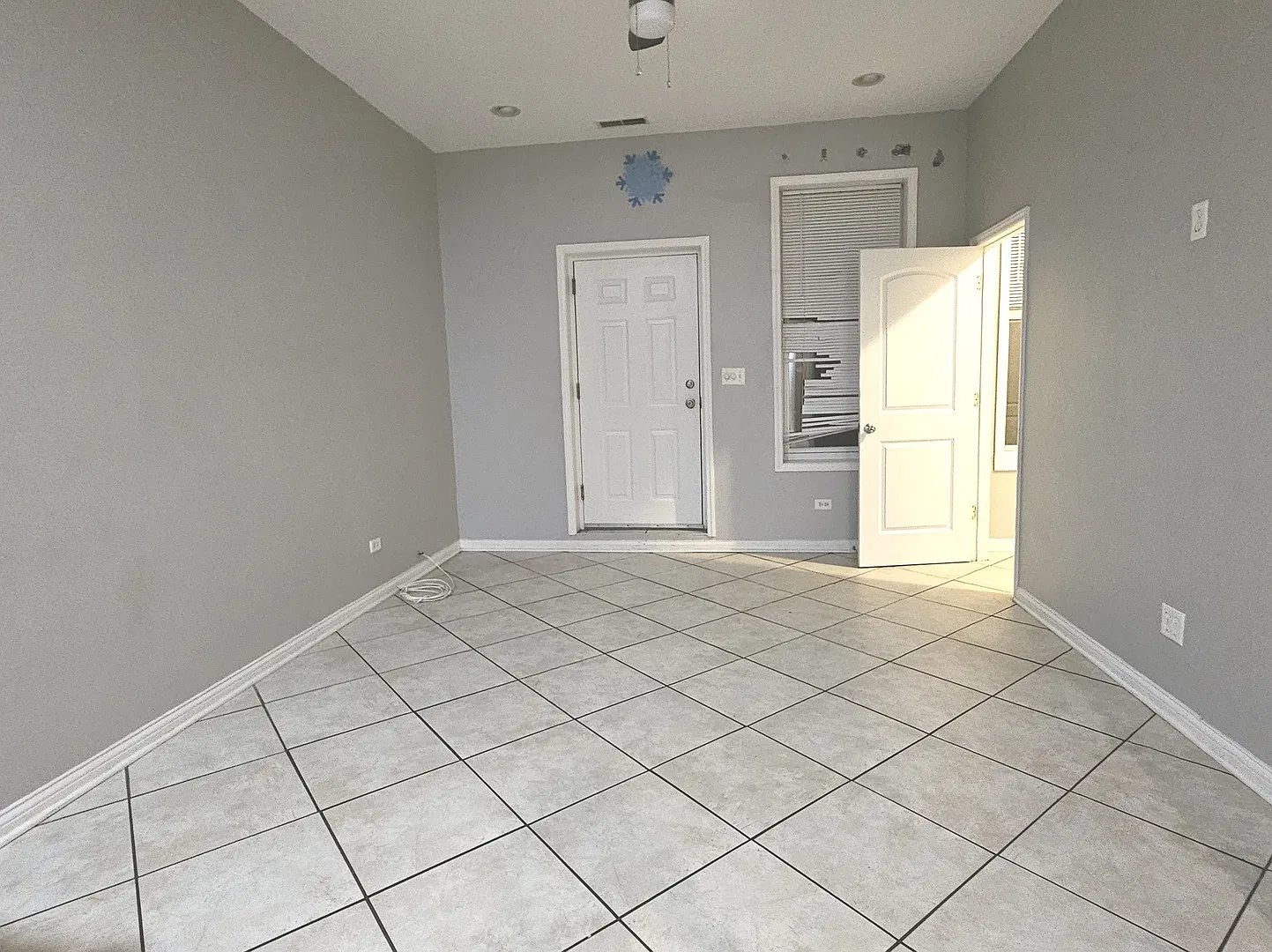 4 bed, 1000 sqft, $1,275 — Photo 3