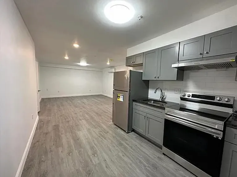 1420 Snyder Ave #2 — Photo 2