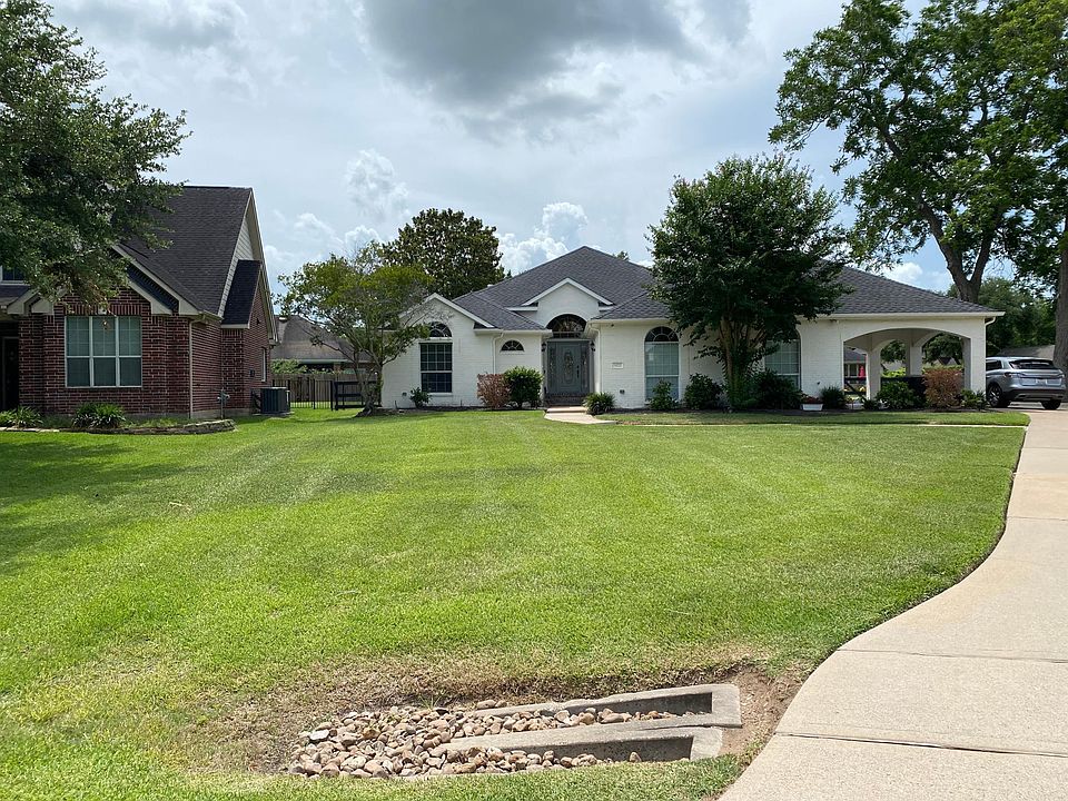 1st image of 33222 Whitley Ct