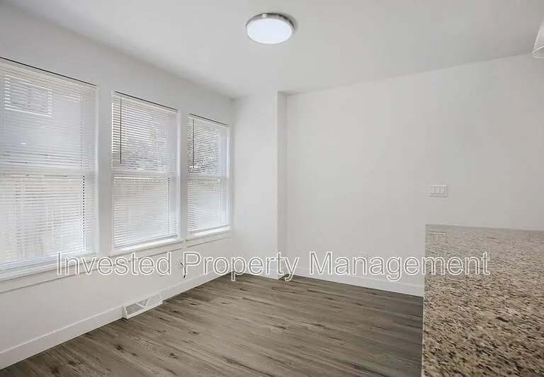 6473 Newcombe Ct — Photo 8