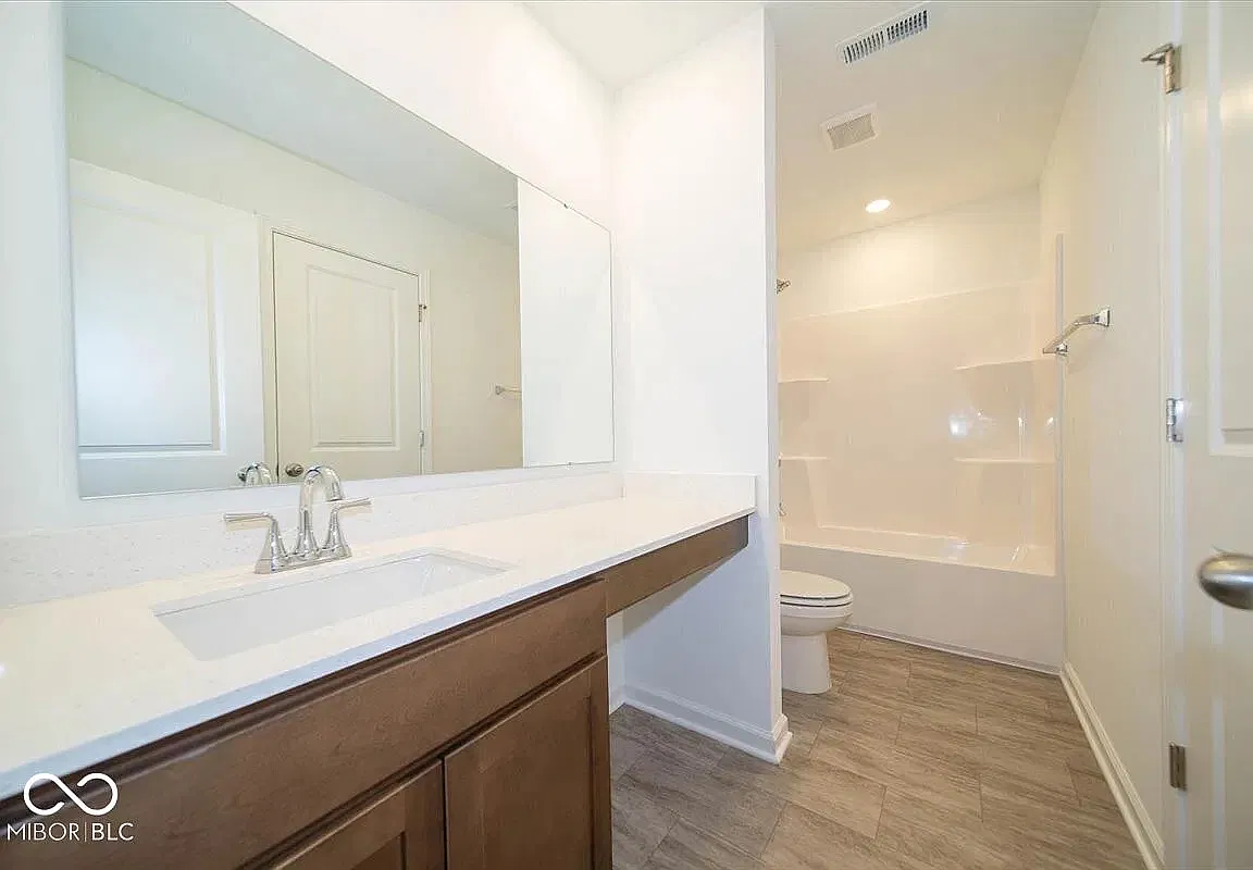 5 bed, 3102 sqft, $2,750 — Photo 4