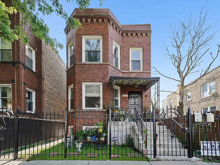 1124 N Central Park Ave #2 — Photo 2