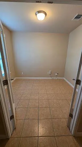 3 bed, 2.0 bath, 1685 sqft, $2,199 — Photo 2