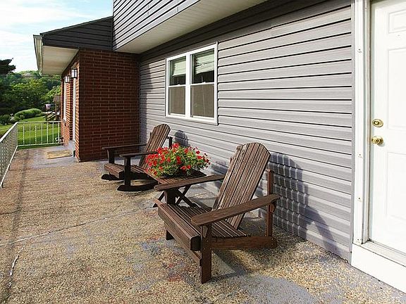 2nd image of 133 Wallace Dr