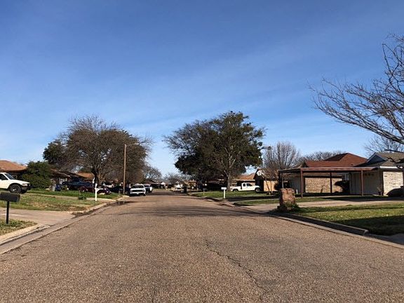 4th image of 512 Chambers Creek Dr S