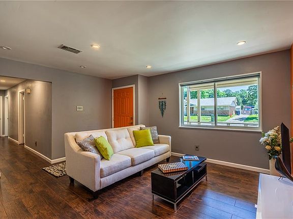 2nd image of 4233 Ashville Dr