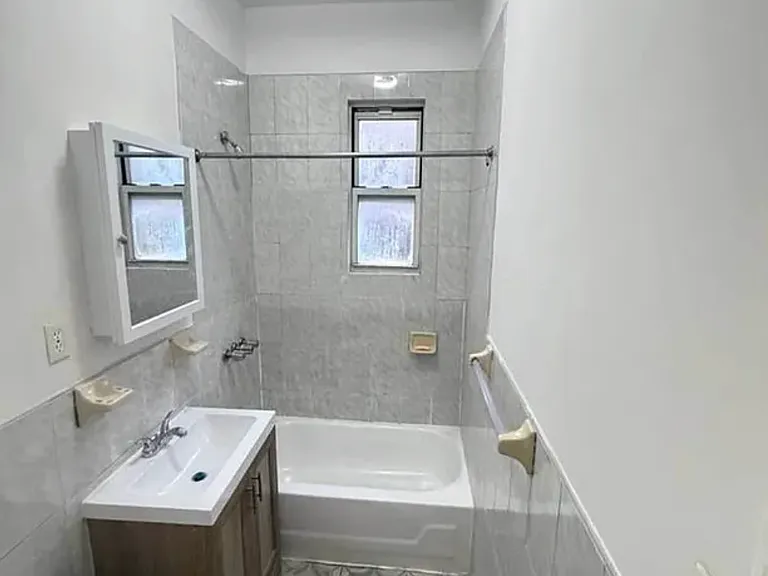 17-34 Menahan St #3F — Photo 8