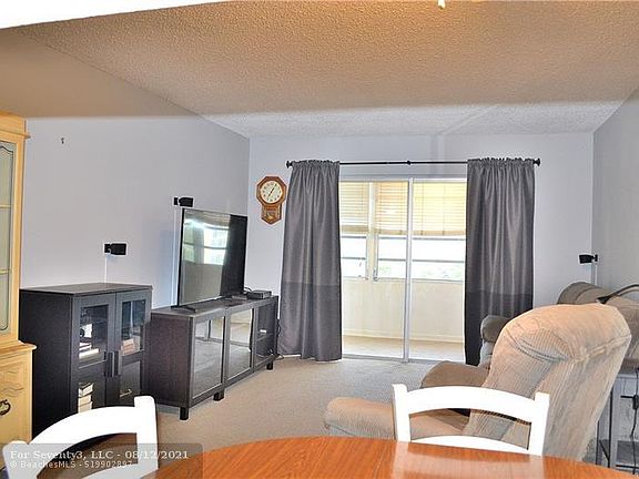 5th image of 2700 W Sunrise Lakes Dr #307