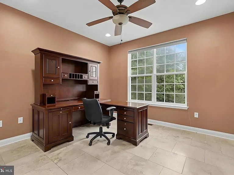 228 Leffler Cir — Photo 32