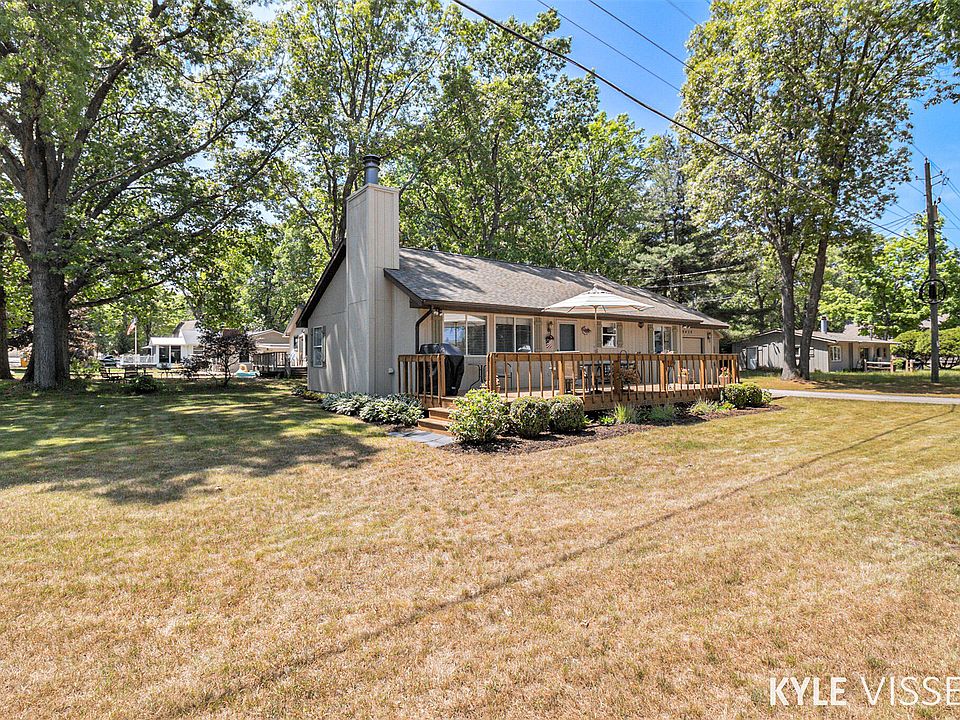 9439 W Sandy Dr, Mears, MI 49436 Zillow