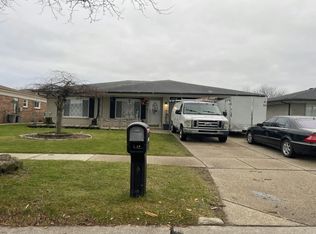 35647 Maureen Dr, Sterling Heights, MI 48310