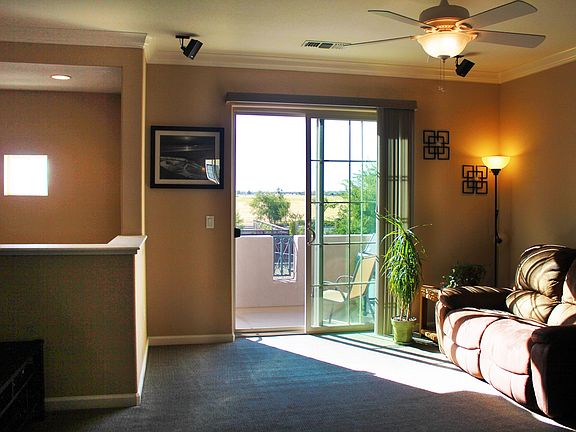 3rd image of 5301 E Commerce Way Unit 45104