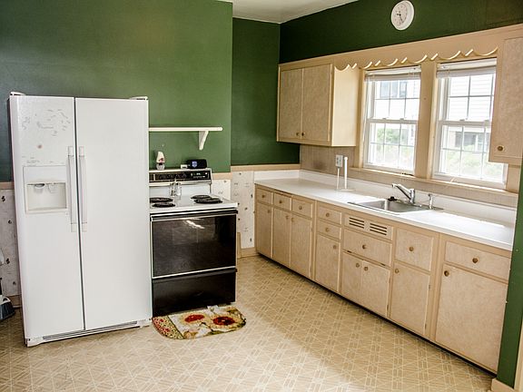 2nd image of 1939 Alta Vista St