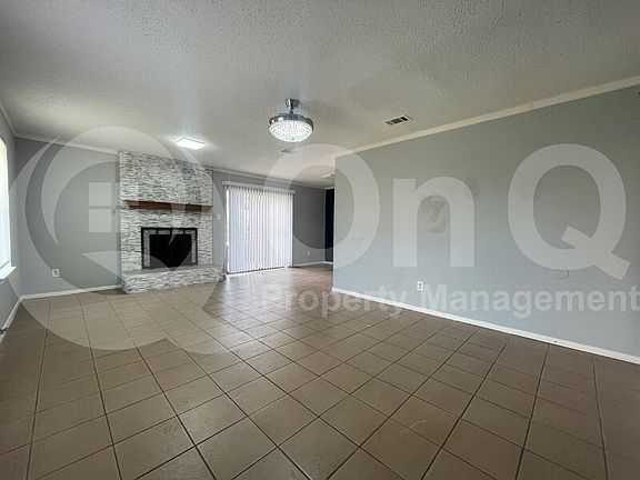 5th image of 3947 N Garland Ave APT 2