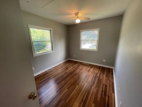5th image of 1395 S Kensington Ave #1