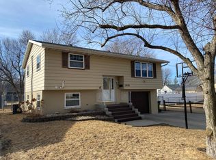1038 Wilbur St, Worthington, MN 56187