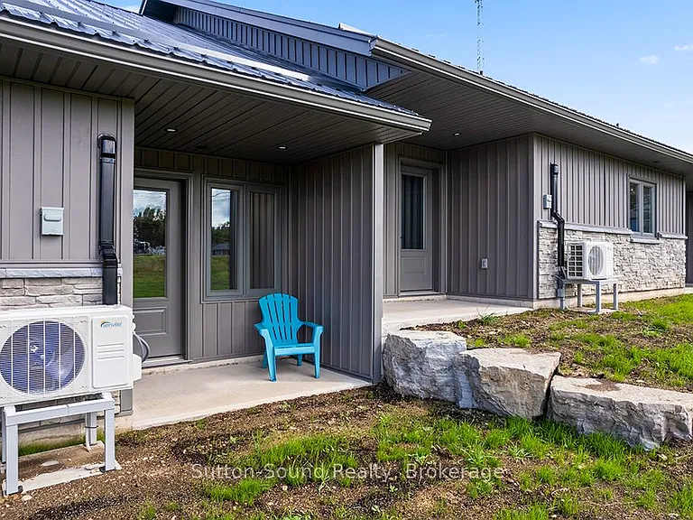 18 Maple Golf Cres #3 — Photo 31