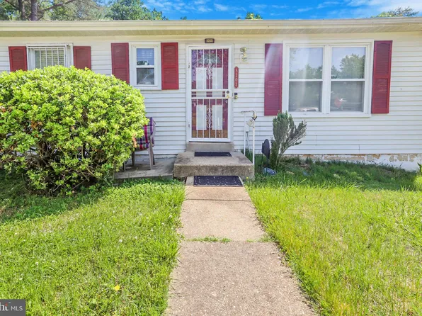 5203 Croton Pl, Riverdale, MD 20737