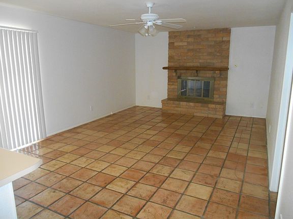 3rd image of 2829 S Las Palmas Cir