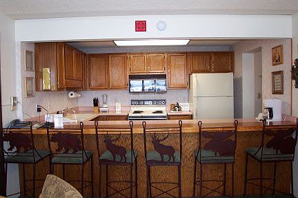 Kitchen/kitchen bar