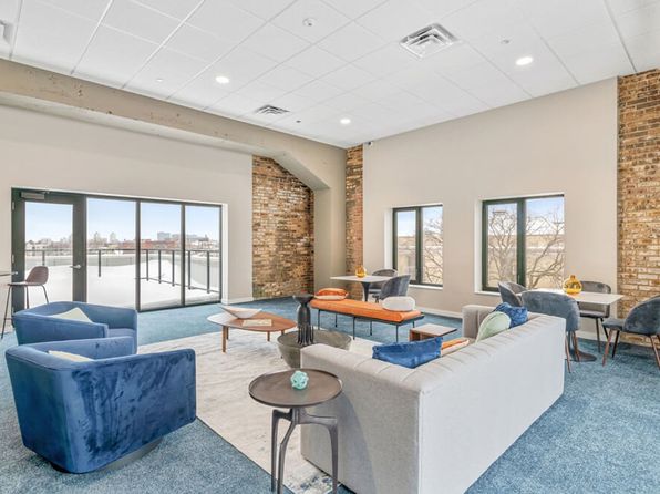 1900 W Lawrence Ave #408
