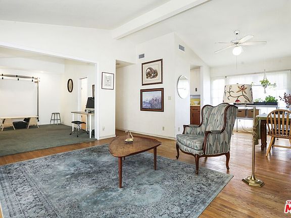 5th image of 10571 Wheatland Ave