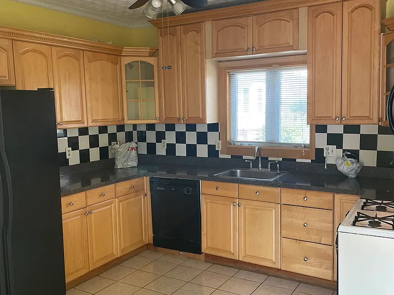 125 Highland Ave #1 — Photo 13