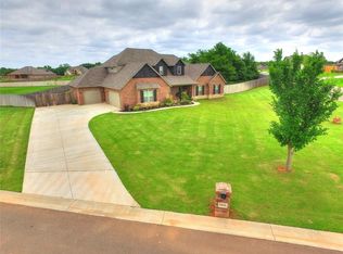 13570 Shady Pine Cir, Edmond, OK 73025