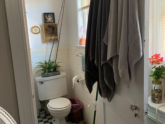 2nd image of 604 Graydon Ave #2