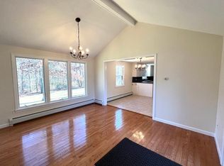 10 Meadowview Rd, Wilbraham, MA 01095