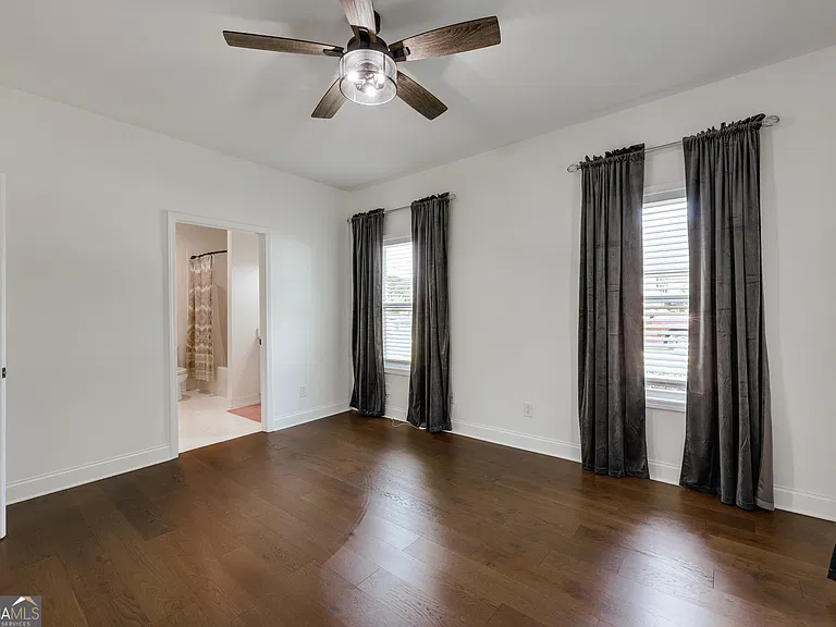 499 Little Oak St — Photo 4