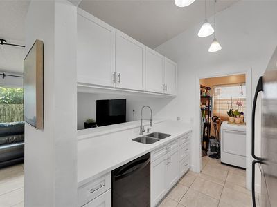 8350 NW 46th St, Lauderhill, FL, 33351