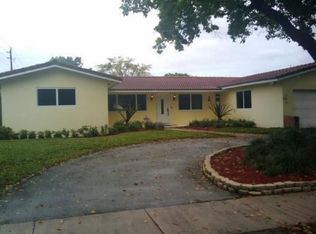 883 Oleander Dr, Plantation, FL 33317