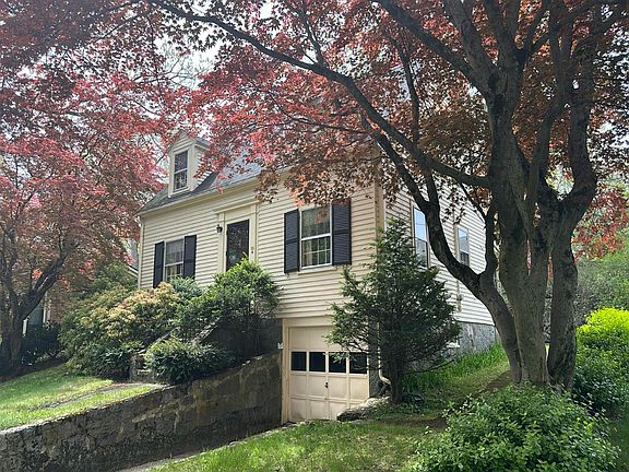 2nd image of 25 Leland Rd