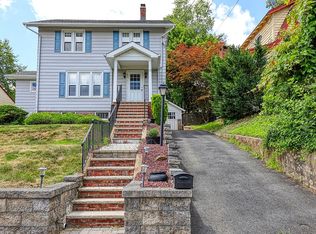 12 Kensington Ave, Dover, NJ 07801