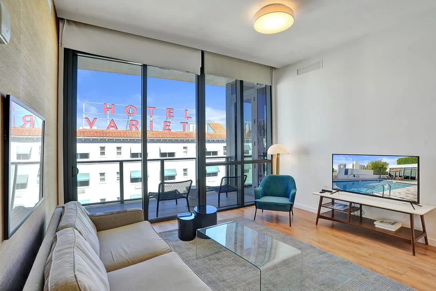 2 bed, 2.0 bath, $8,033 — Photo 2
