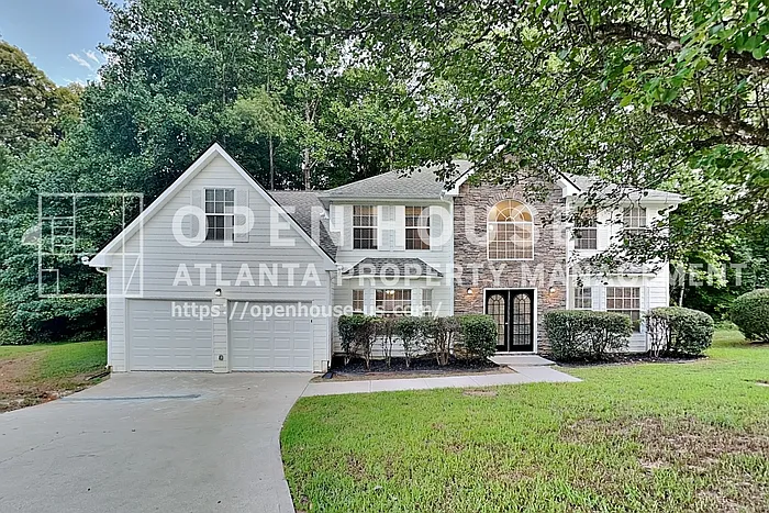 4 bed, 3.0 bath, 2813 sqft, $2,300 — Photo 1