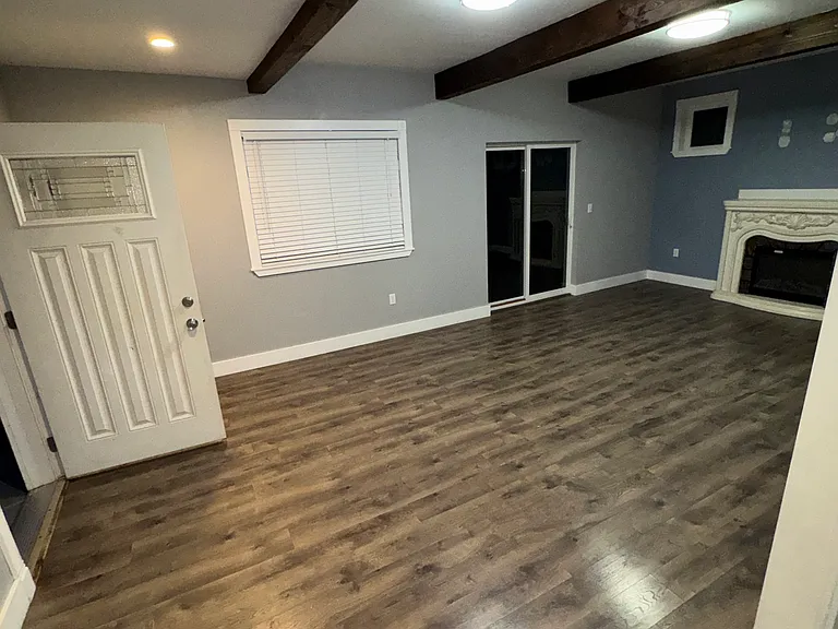 923 Military Rd E — Photo 7