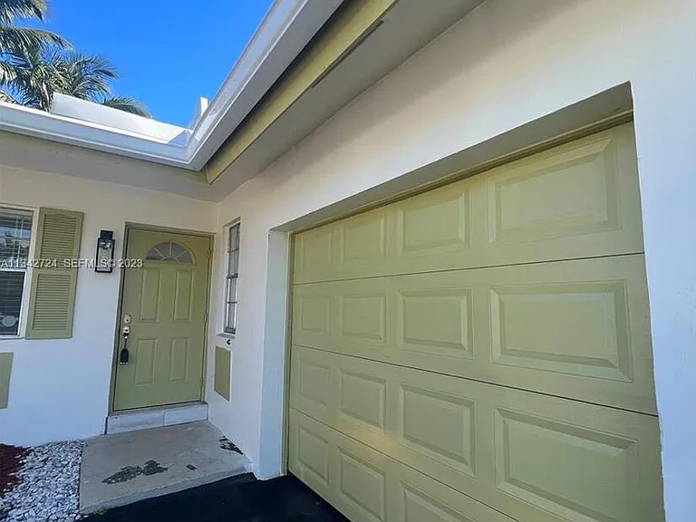19420 Carolina Cir — Photo 2