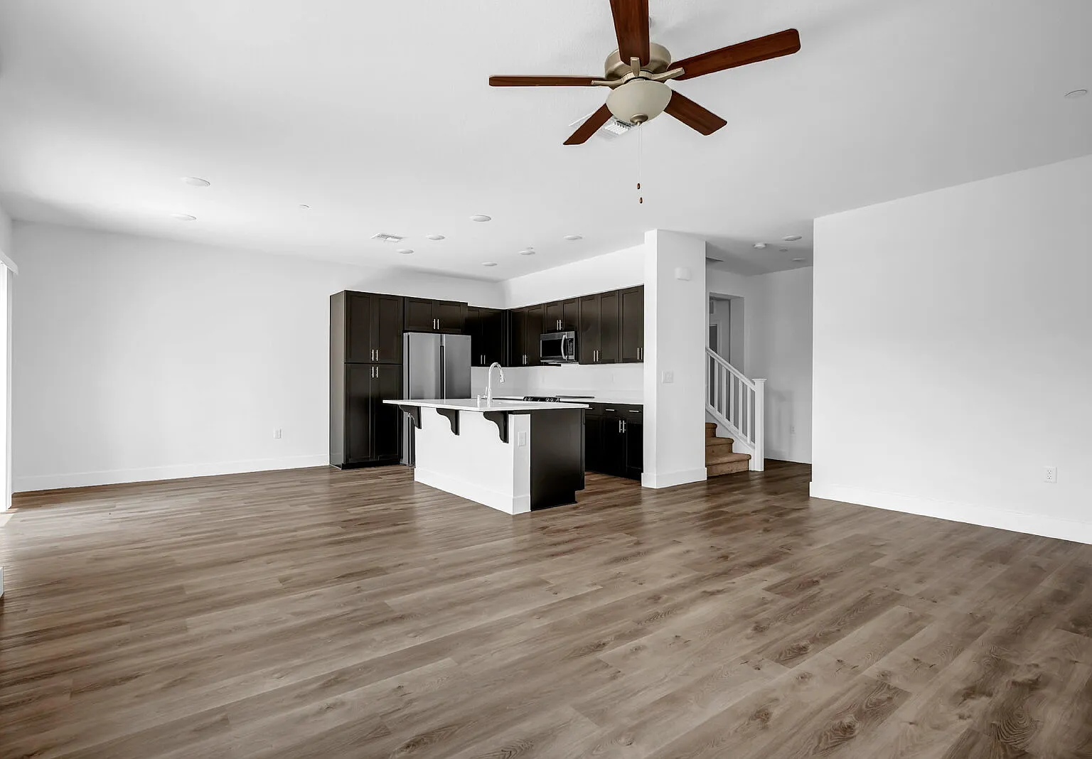 3 bed, 3.0 bath, 1774 sqft, $2,900 — Photo 4