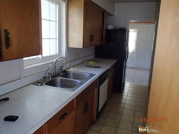 5th image of 904 N Gilbert Ave