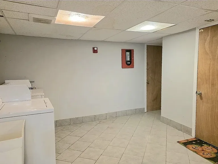 830 S 49th St #5 — Photo 12