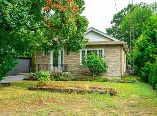 961 Danforth Ave, Burlington, ON L7T1S7