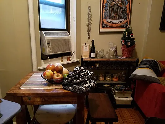 Rented by Chartwell Manhattan Realty | media 20