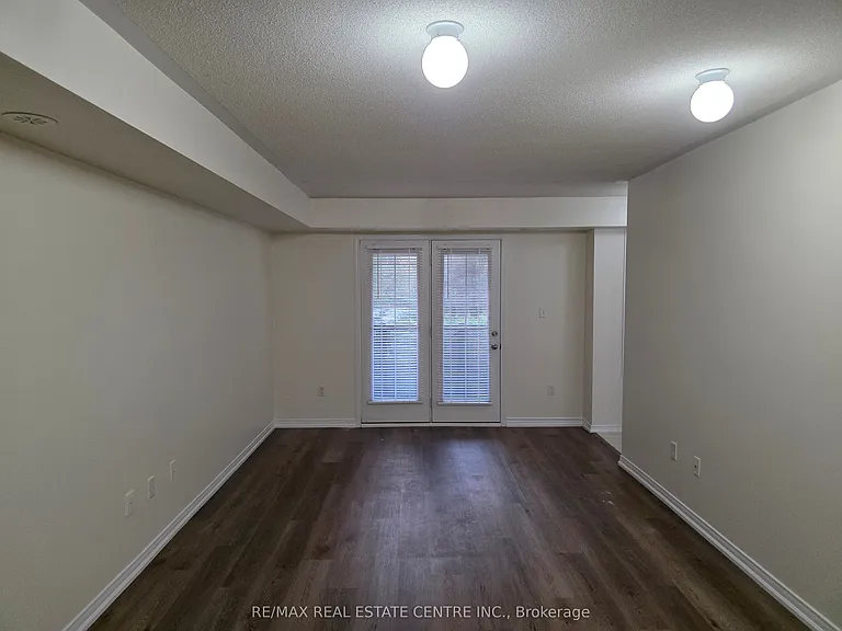 2472 Post Rd #4 — Photo 5