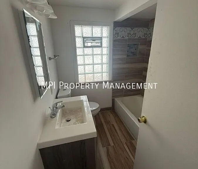 4619A W Fond Du Lac Ave — Photo 4