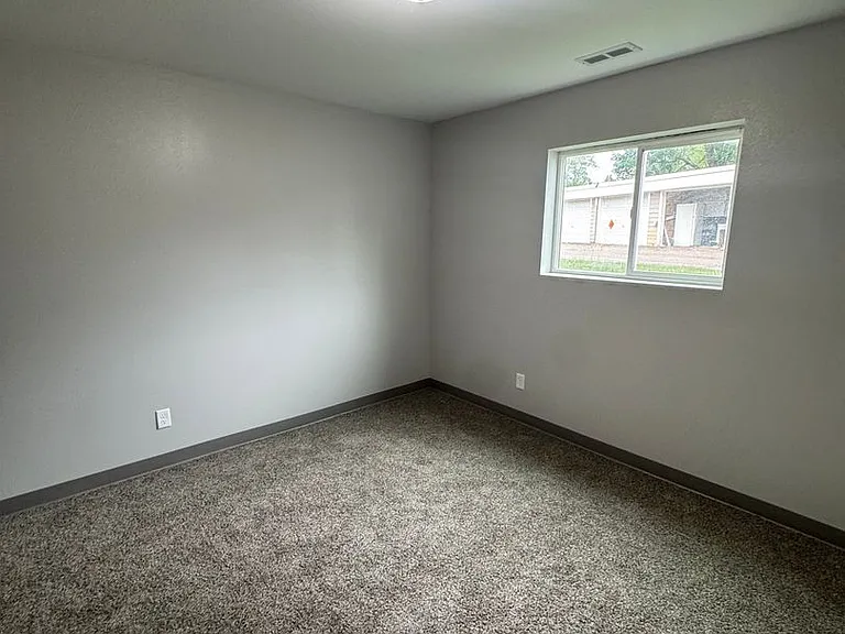 Taylor's Place Apartments — Photo 18